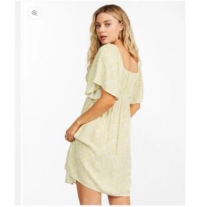 nordstorms Billabong Secret Garden Floral Prin  lime Flutter Sleeve Mini Dress M